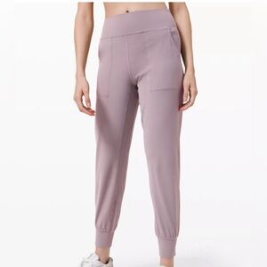Lululemon Align™ High-Rise Jogger Full Length
Violet Verbena